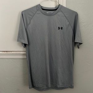 Under Armour loose dry fit tee
